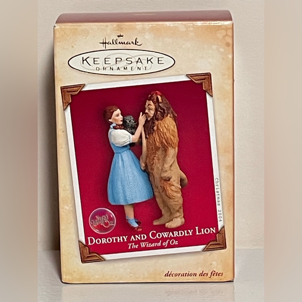 Hallmark Ornament “Dorothy and Cowardly Lion” Wizard of Oz Ornament - Picture 4 of 9